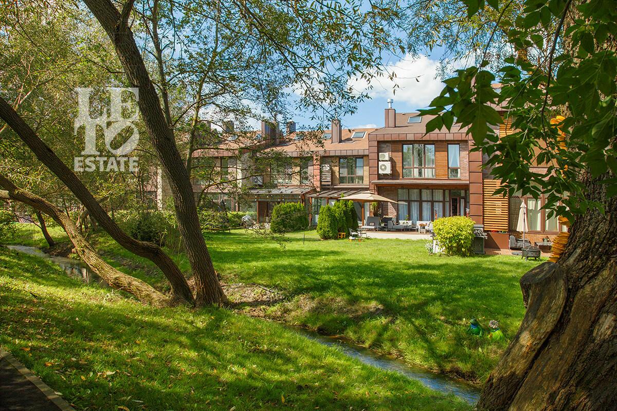 2-этажный таунхаус 270 м² без отделки