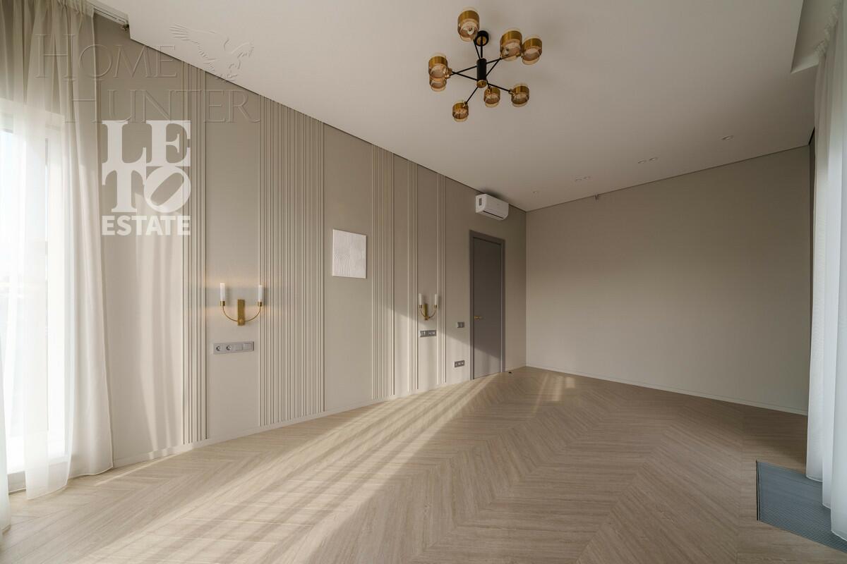 2-этажный коттедж 242.4 м² с отделкой