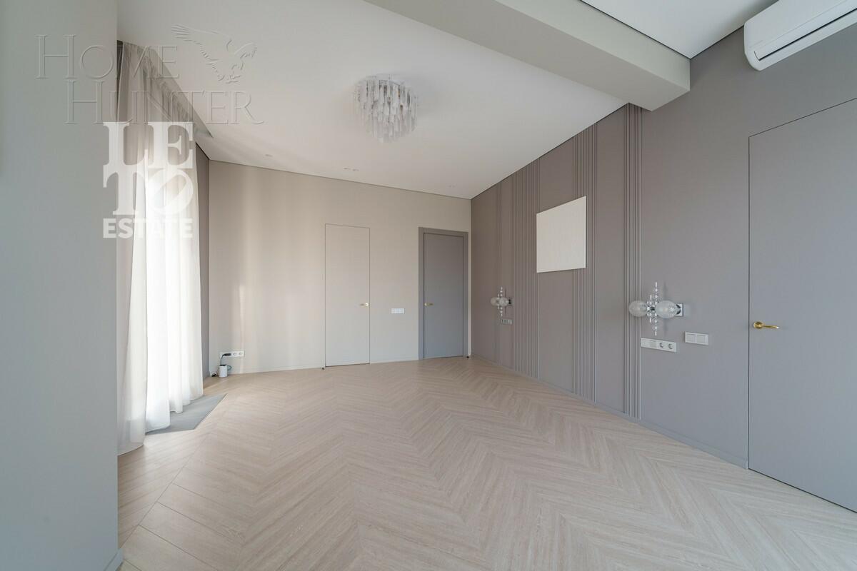 2-этажный коттедж 242.4 м² с отделкой