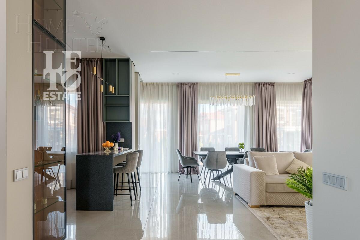 2-этажный коттедж 242.4 м² с отделкой