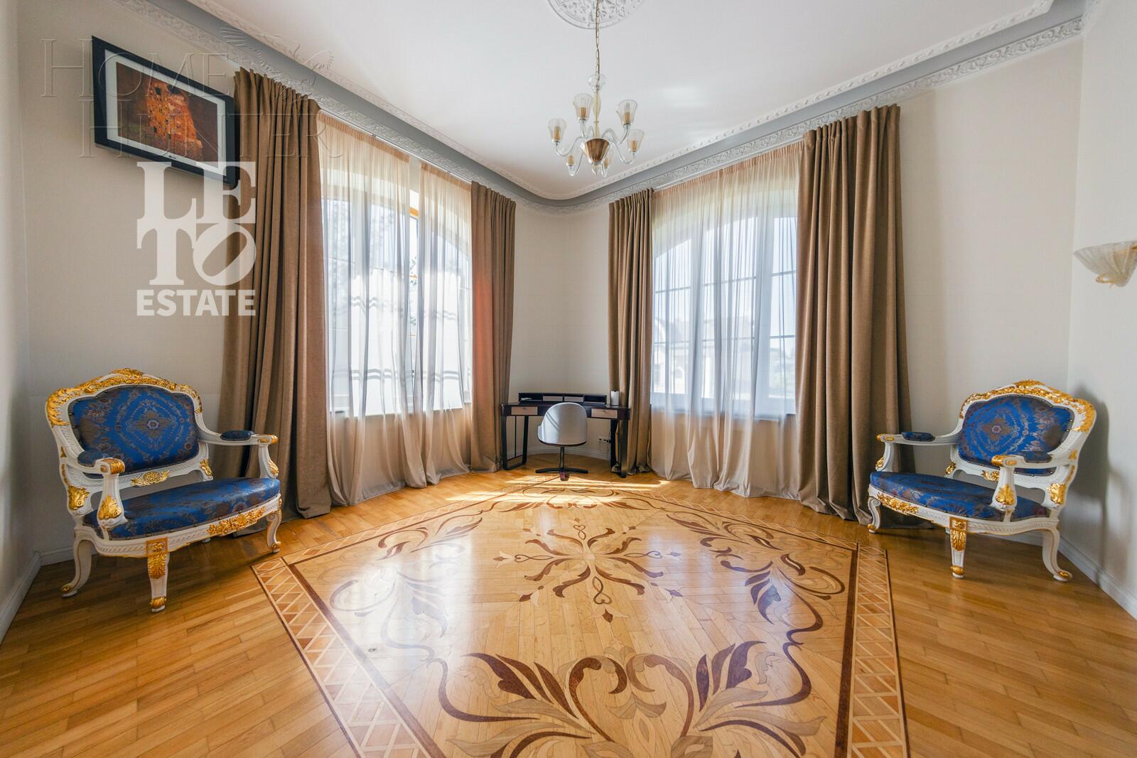 3-этажный коттедж 660 м² с отделкой