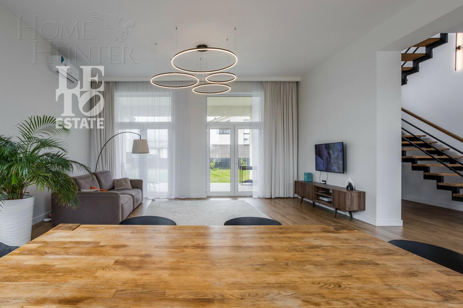 2-этажный коттедж 260 м² с отделкой