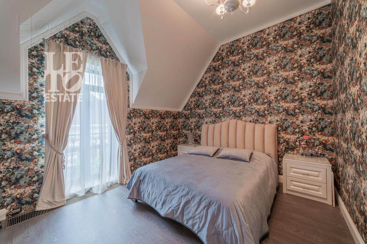 3-этажный коттедж 1 200 м² с отделкой