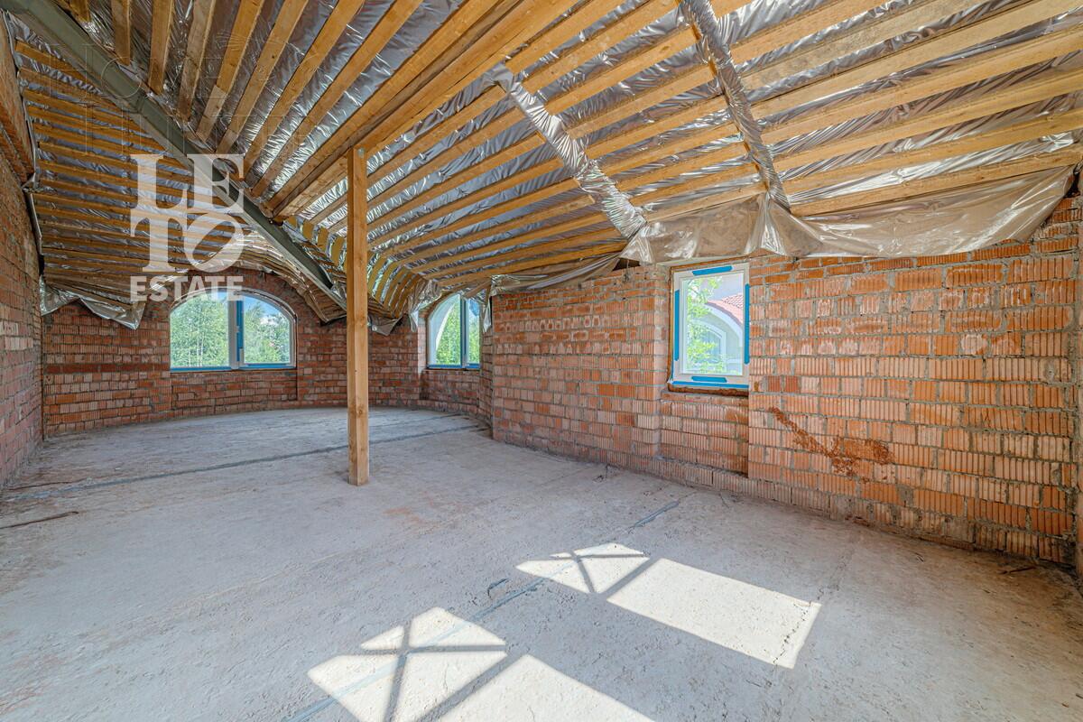 2-этажный таунхаус 330 м² без отделки