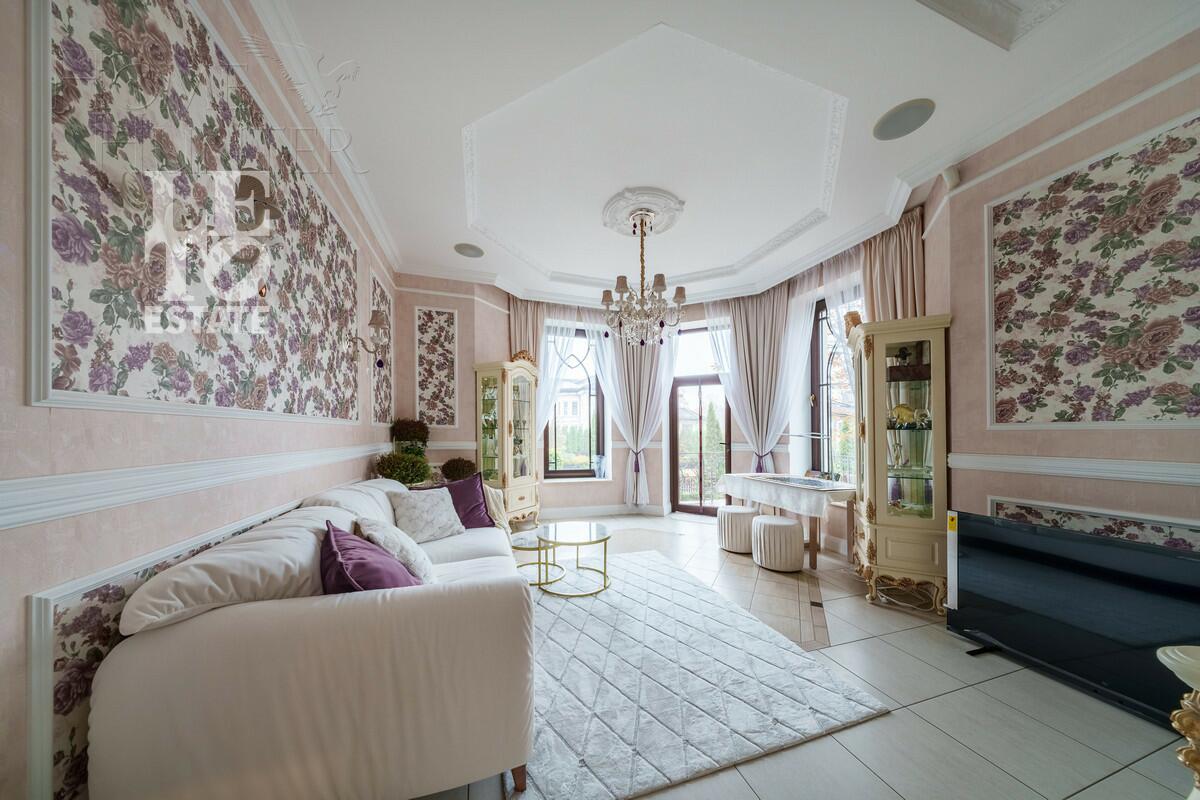 2-этажный коттедж 1 100 м² с отделкой