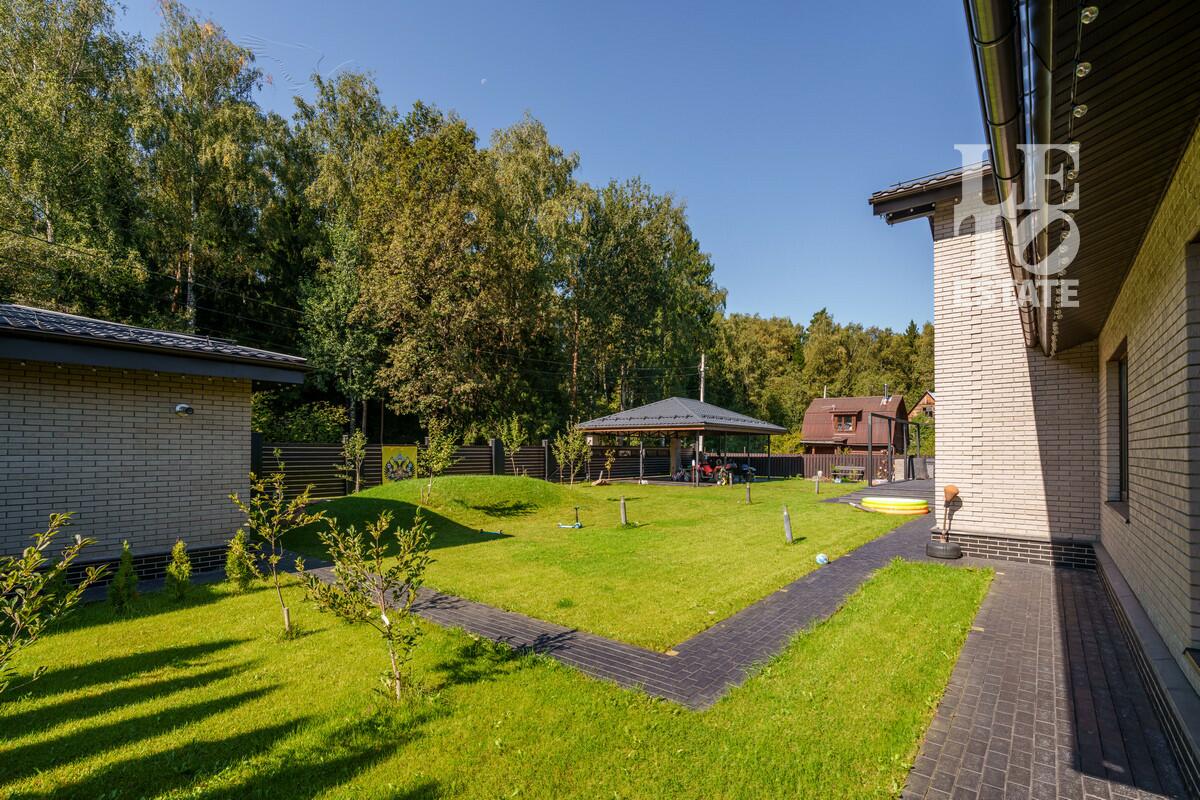 2-этажный коттедж 302 м² с отделкой