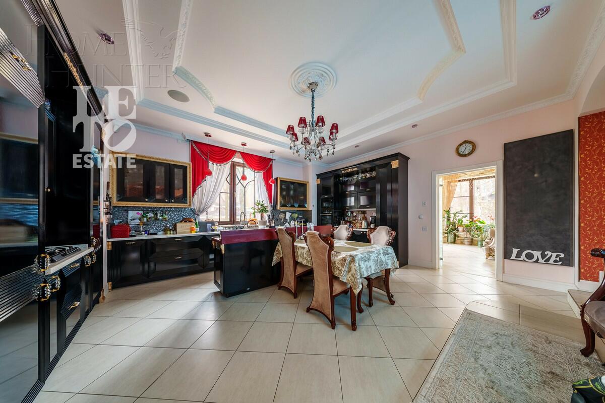 2-этажный коттедж 1 100 м² с отделкой