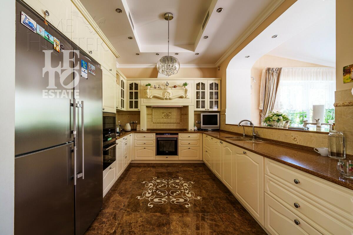 2-этажный коттедж 680 м² с отделкой