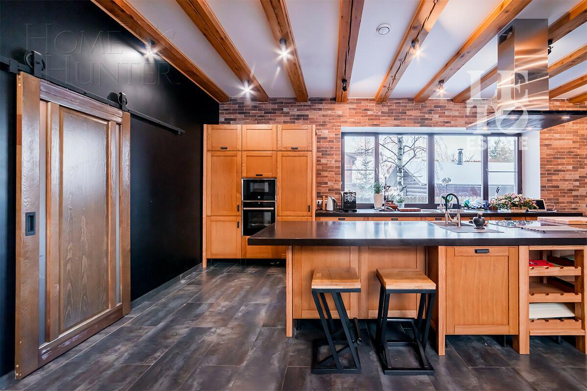 2-этажный коттедж 302 м² с отделкой