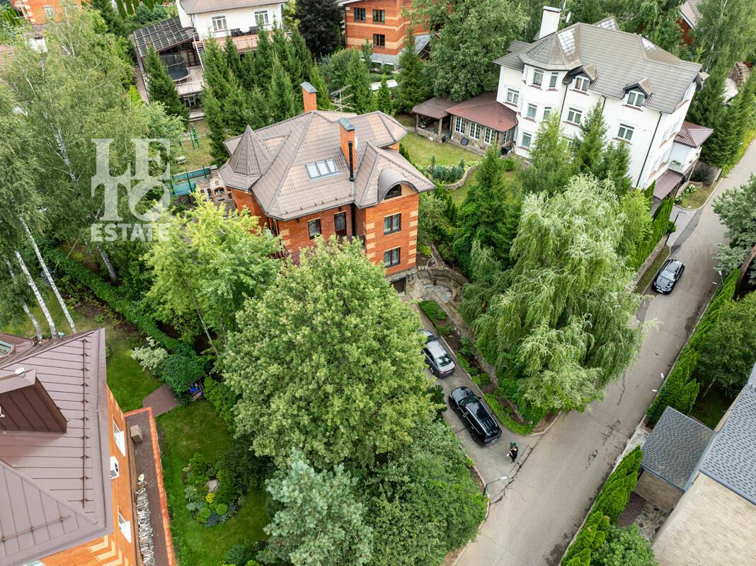 2-этажный коттедж 450 м² с отделкой