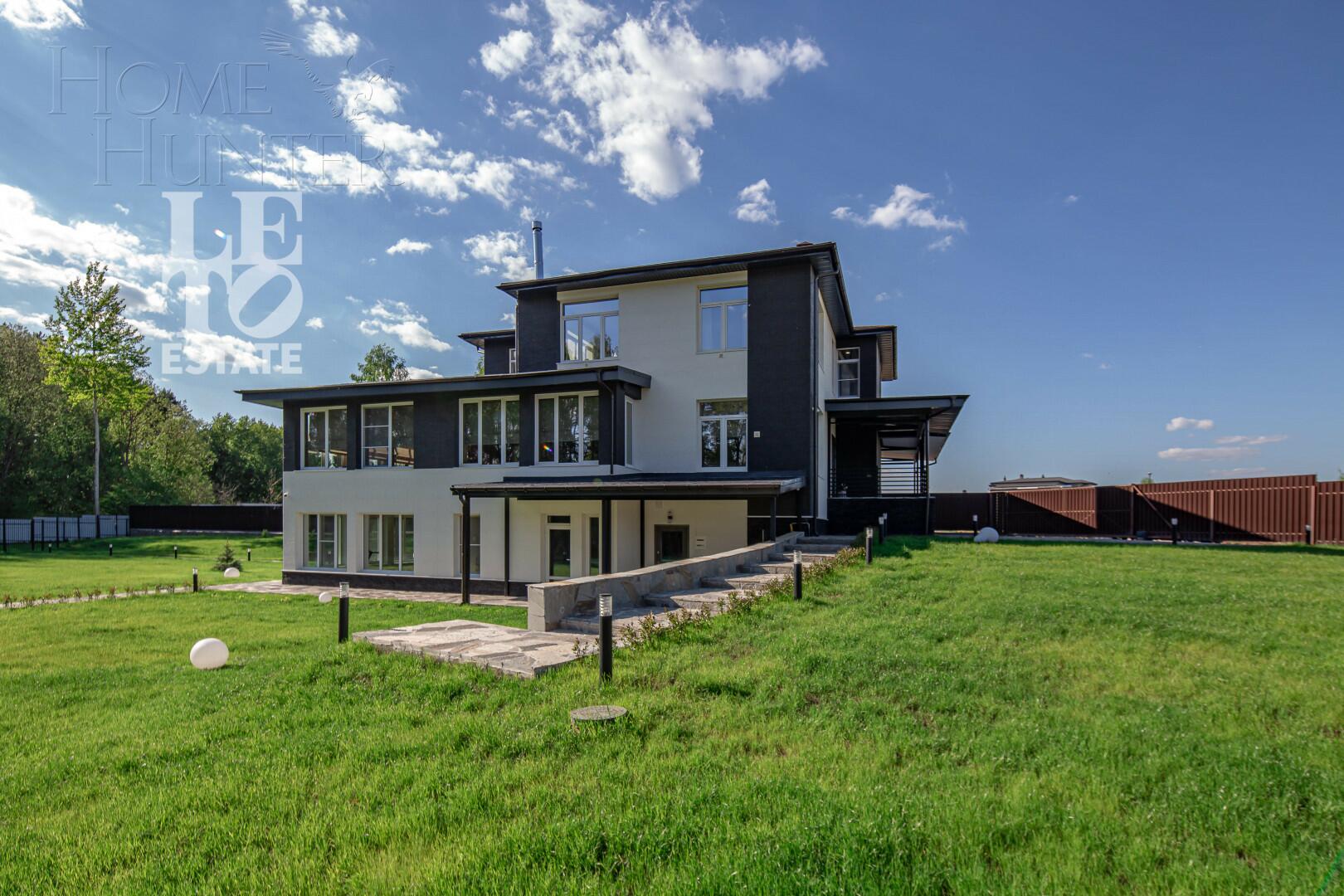 3-этажный коттедж 422 м² с отделкой