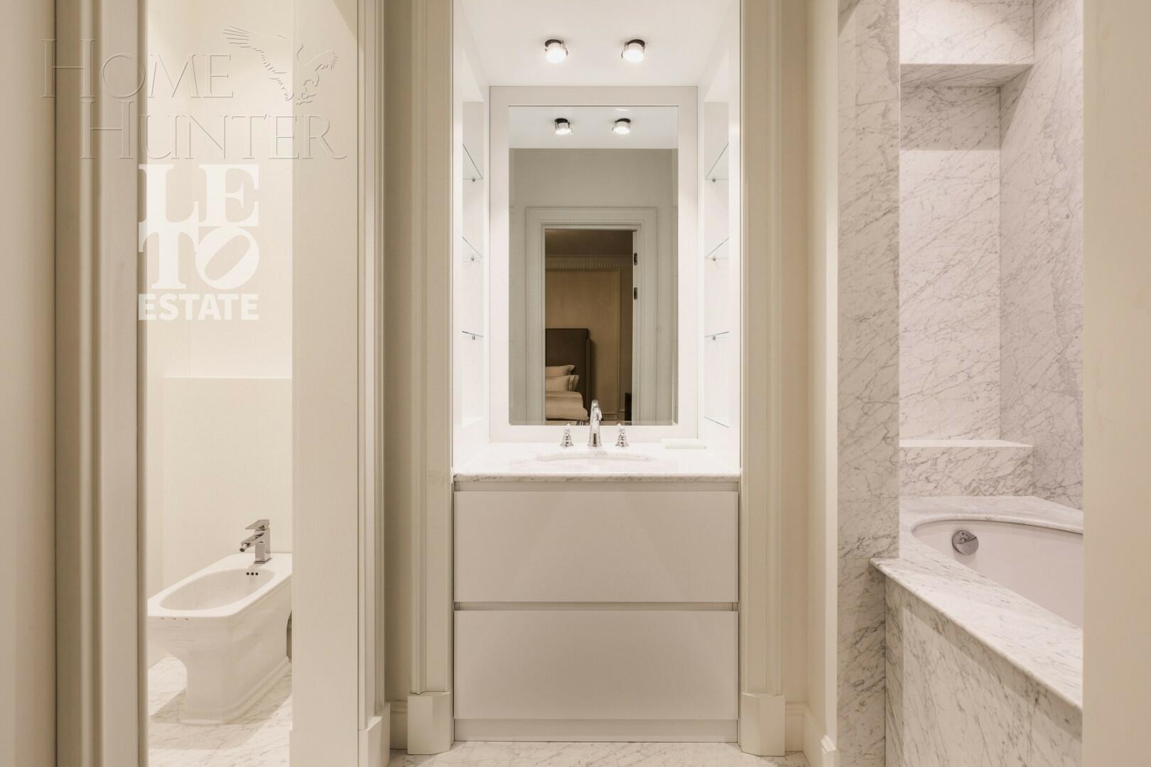 2-этажный коттедж 961 м² с отделкой