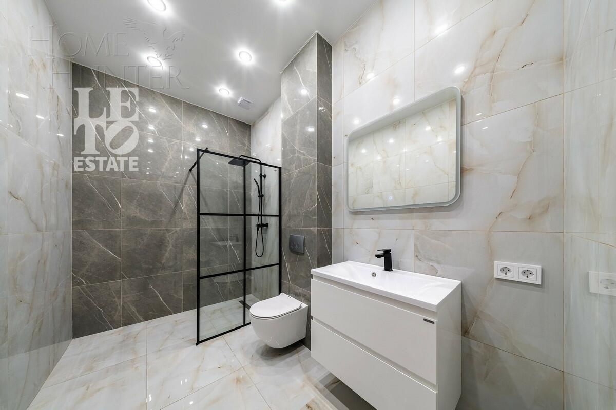 2-этажный коттедж 240 м² с отделкой