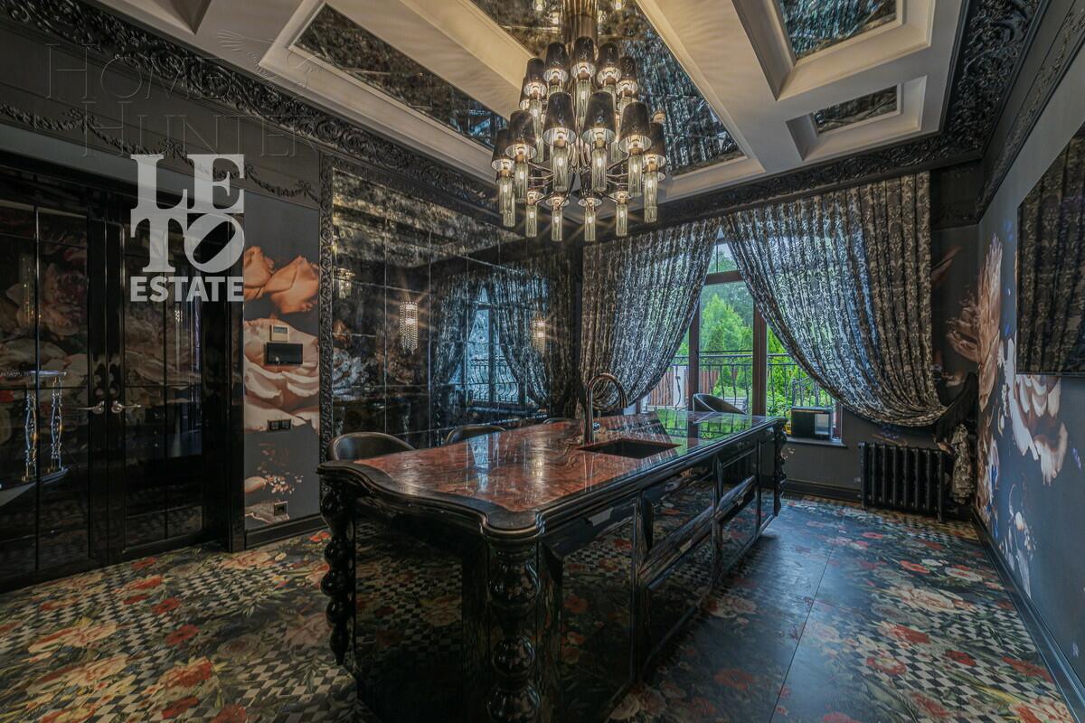 3-этажный коттедж 1 200 м² с отделкой