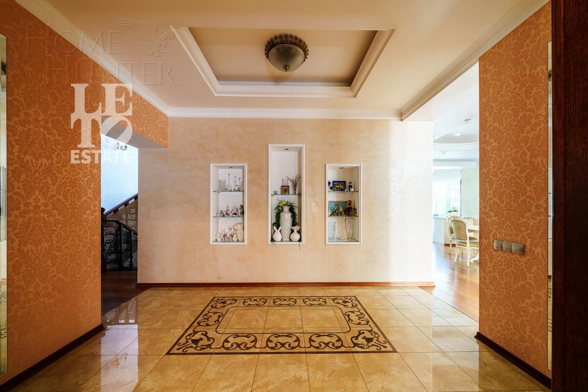 2-этажный коттедж 680 м² с отделкой