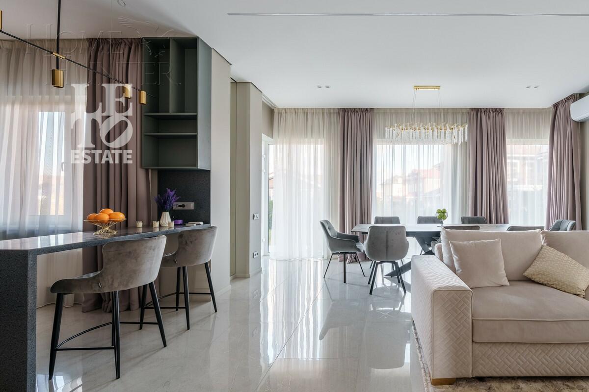 2-этажный коттедж 242.4 м² с отделкой