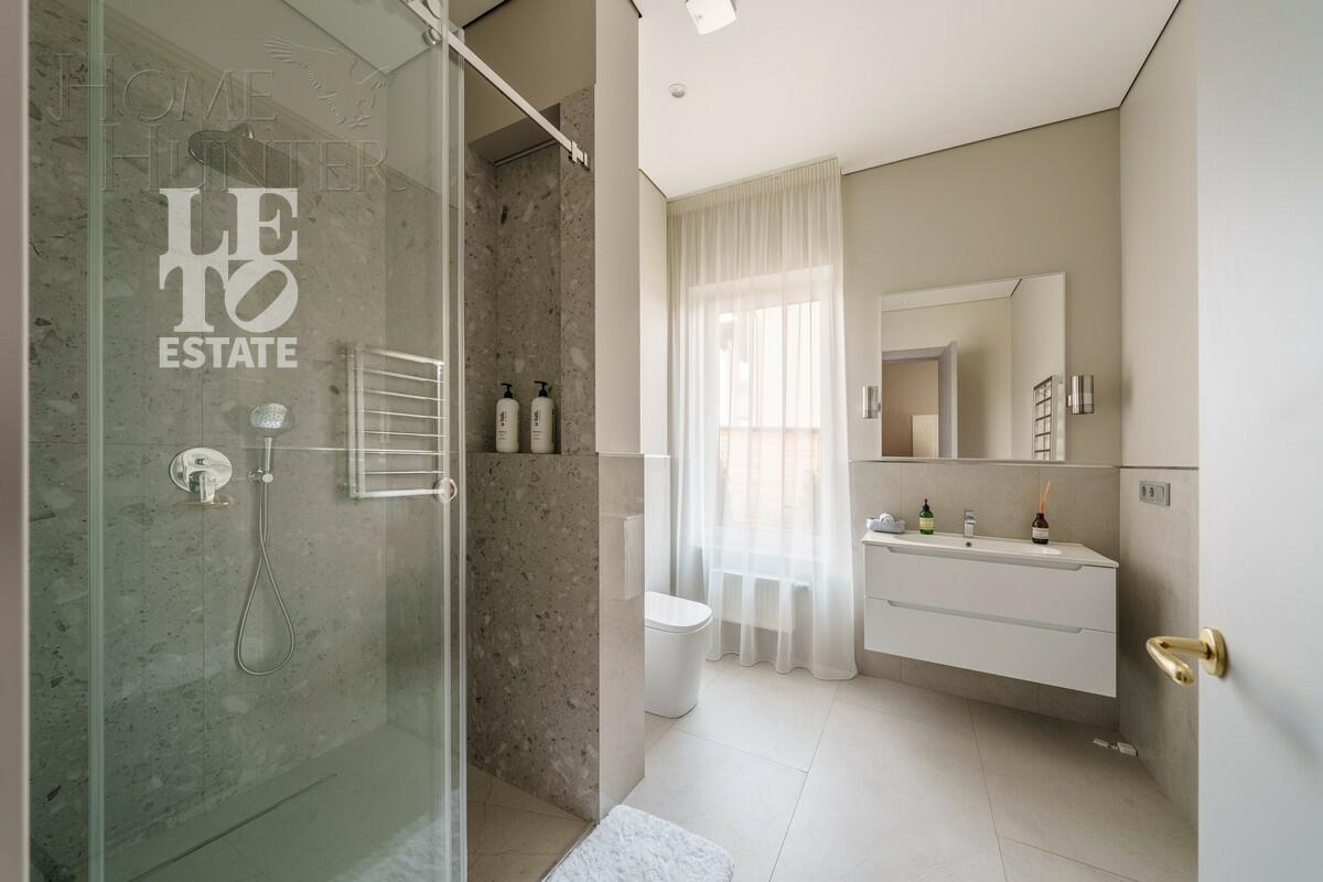 2-этажный коттедж 242.4 м² с отделкой