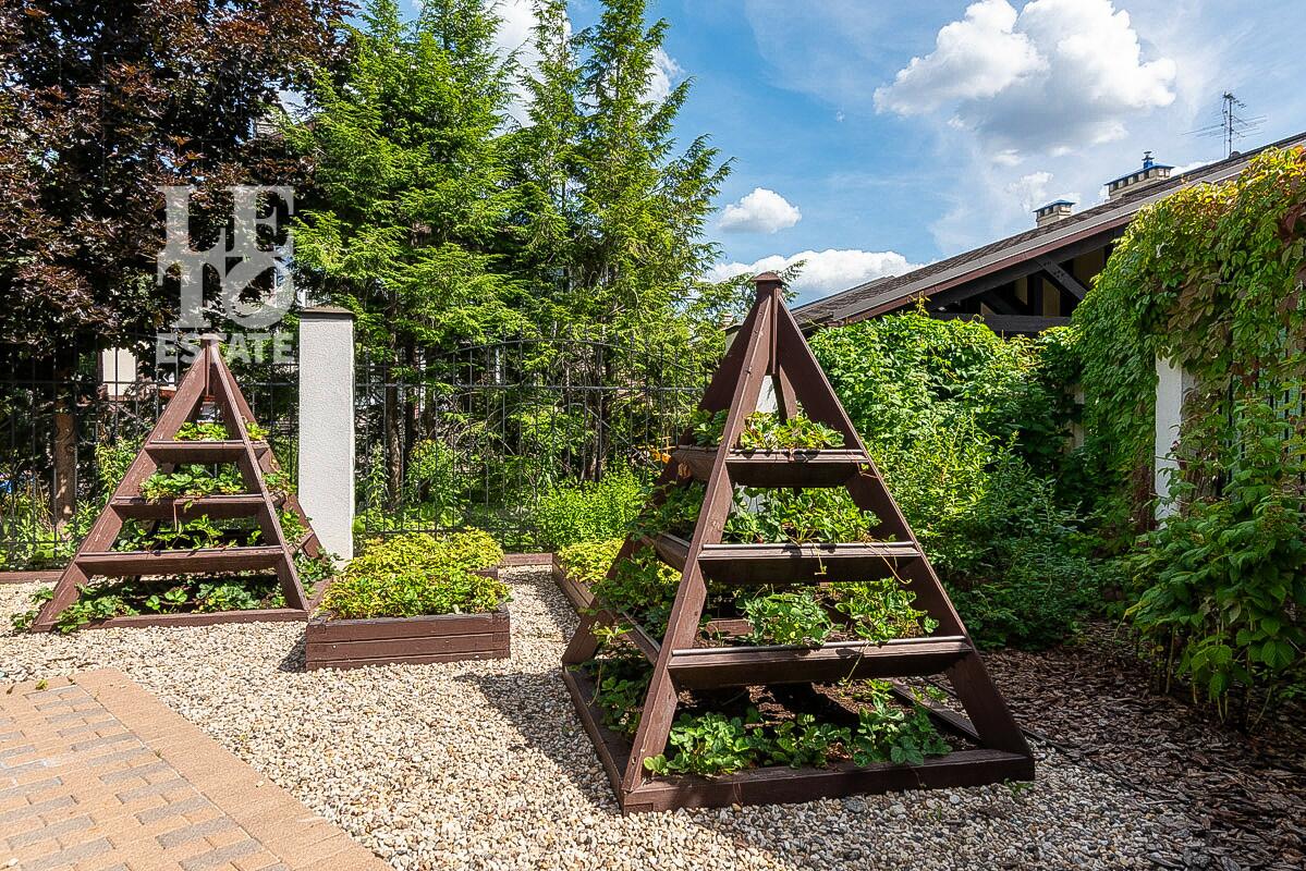 2-этажный коттедж 700 м² с отделкой