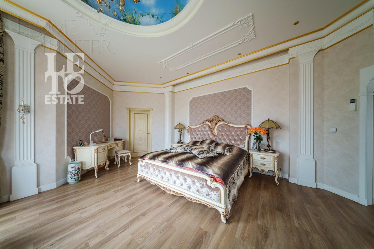 2-этажный коттедж 1 100 м² с отделкой