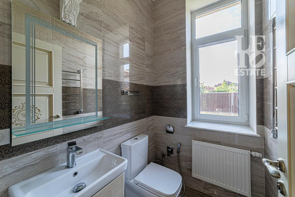 2-этажный коттедж 1 150 м² с отделкой