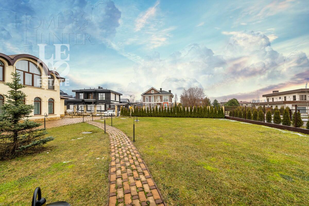 2-этажный коттедж 400 м² с отделкой