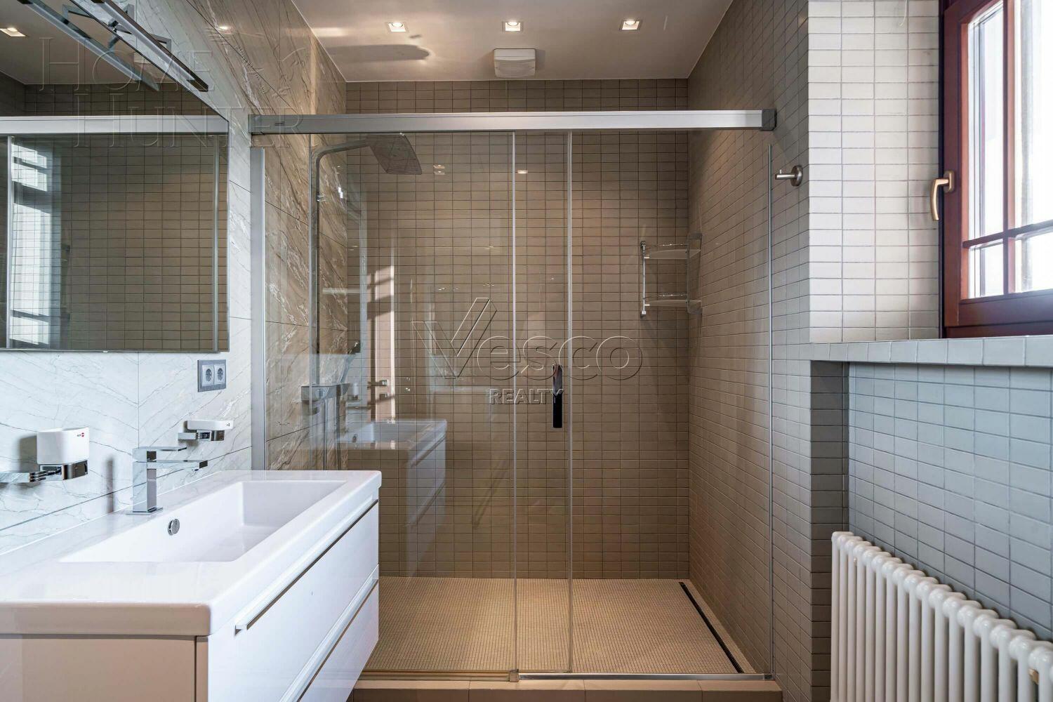 2-этажный коттедж 1 157 м² с отделкой