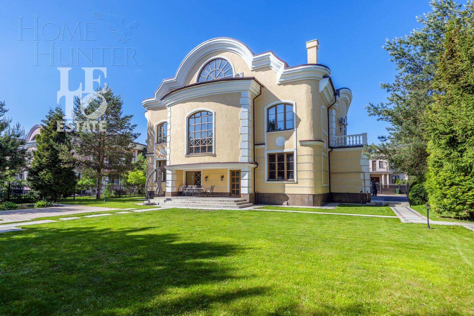 3-этажный коттедж 660 м² с отделкой