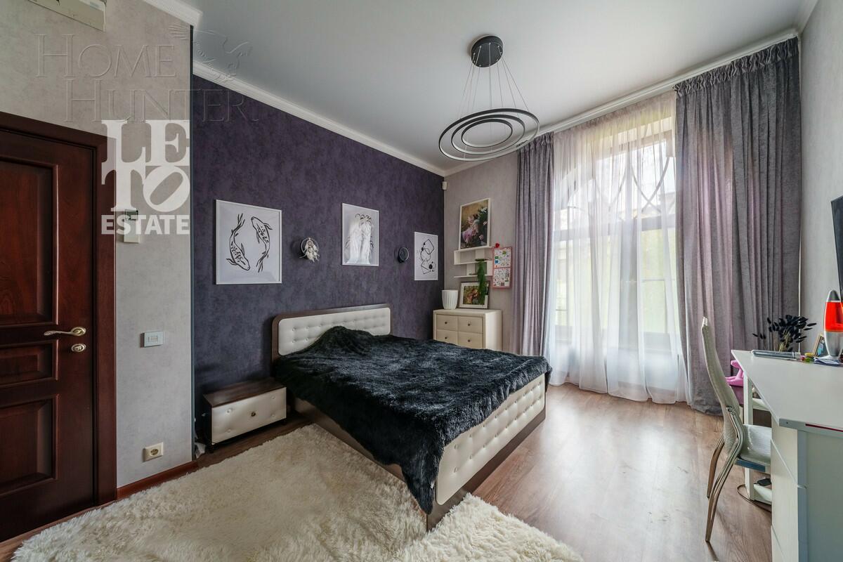 2-этажный коттедж 1 100 м² с отделкой