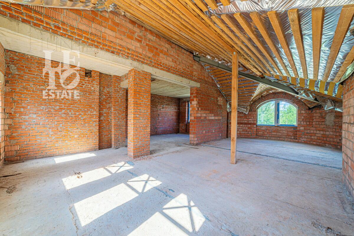 2-этажный таунхаус 330 м² без отделки