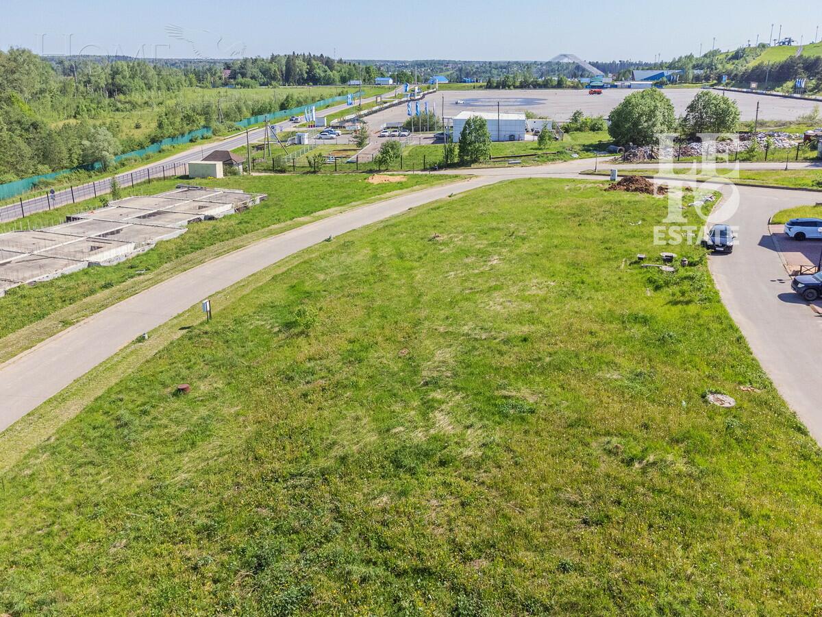 Участок 30.3 сот. в охраняемом поселке