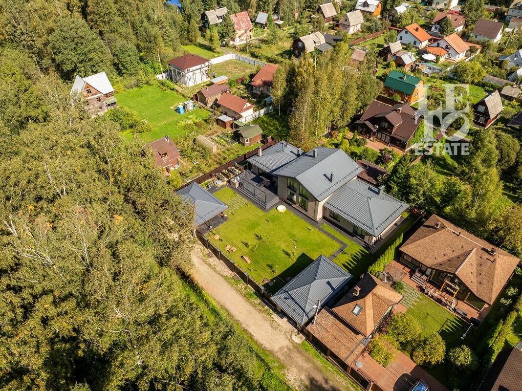 2-этажный коттедж 302 м² с отделкой