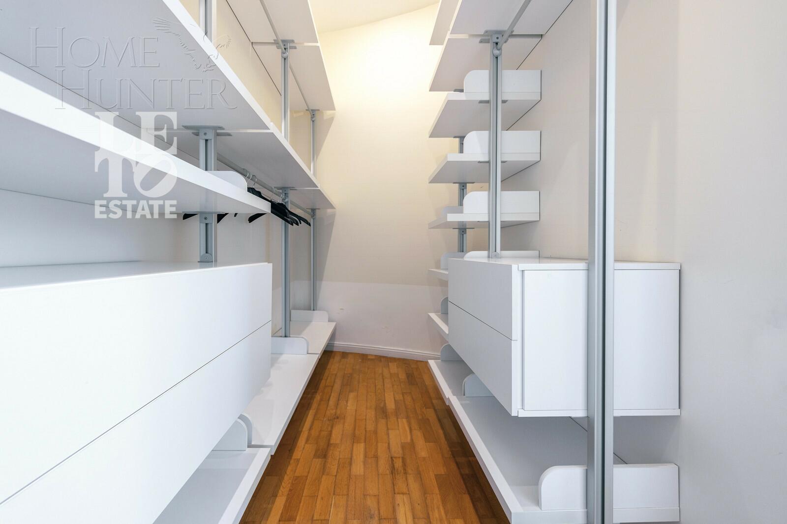 3-этажный коттедж 660 м² с отделкой