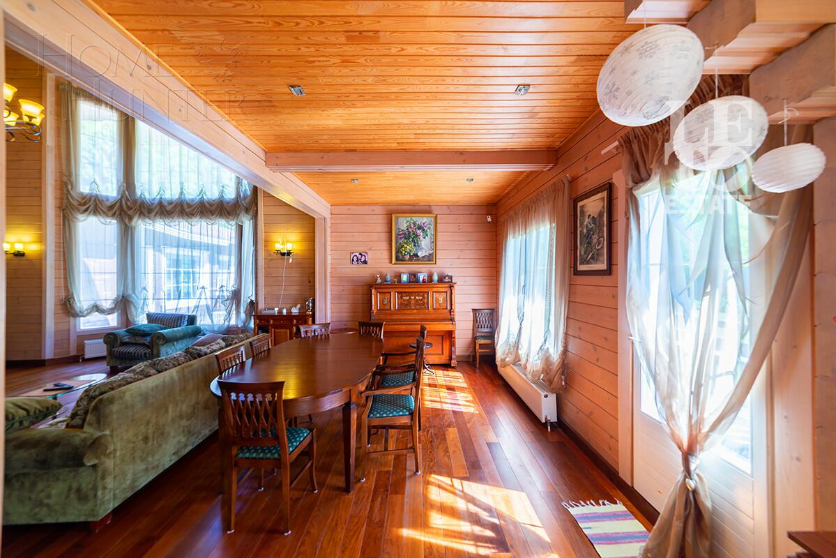 2-этажный коттедж 350 м² с отделкой