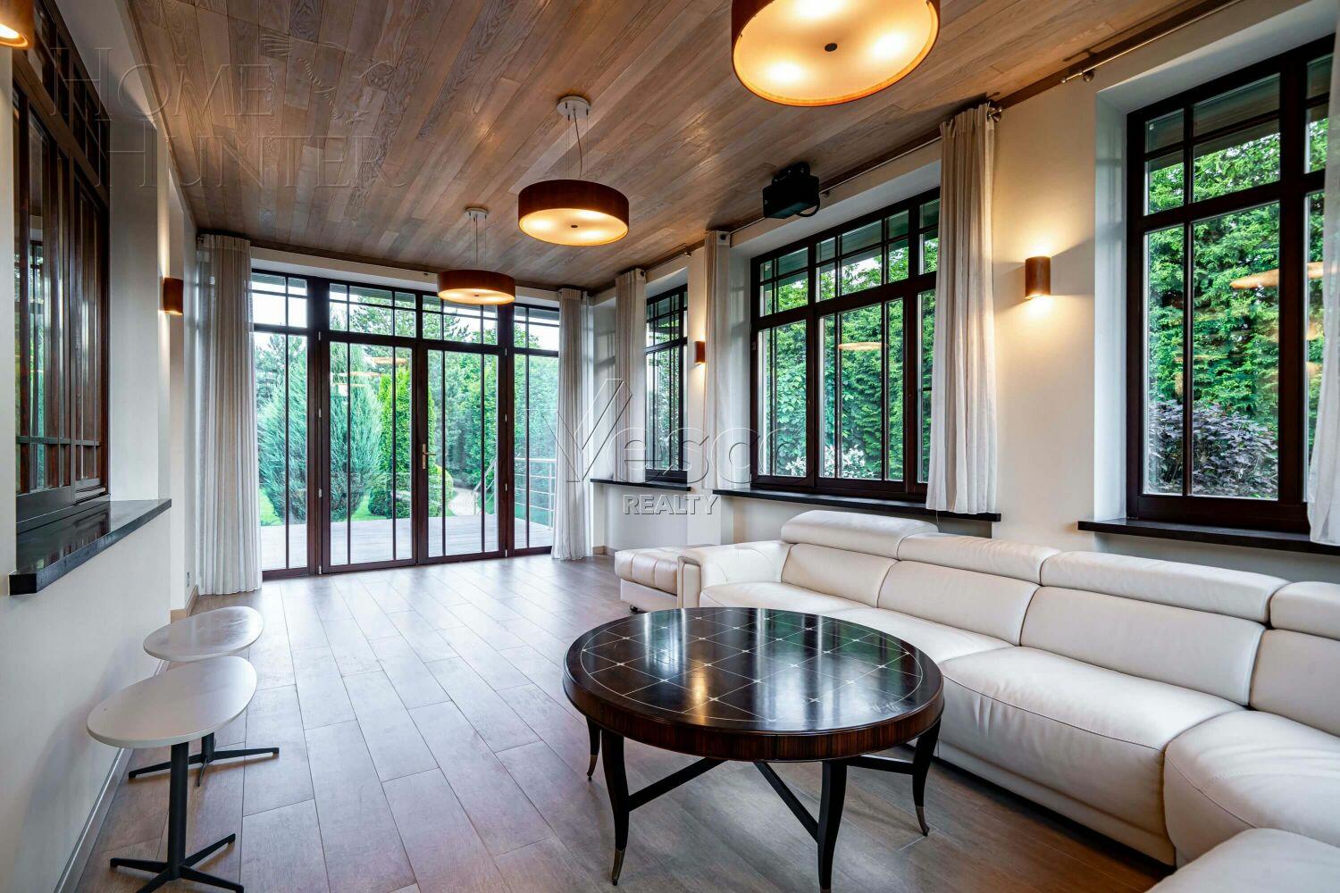 2-этажный коттедж 1 157 м² с отделкой