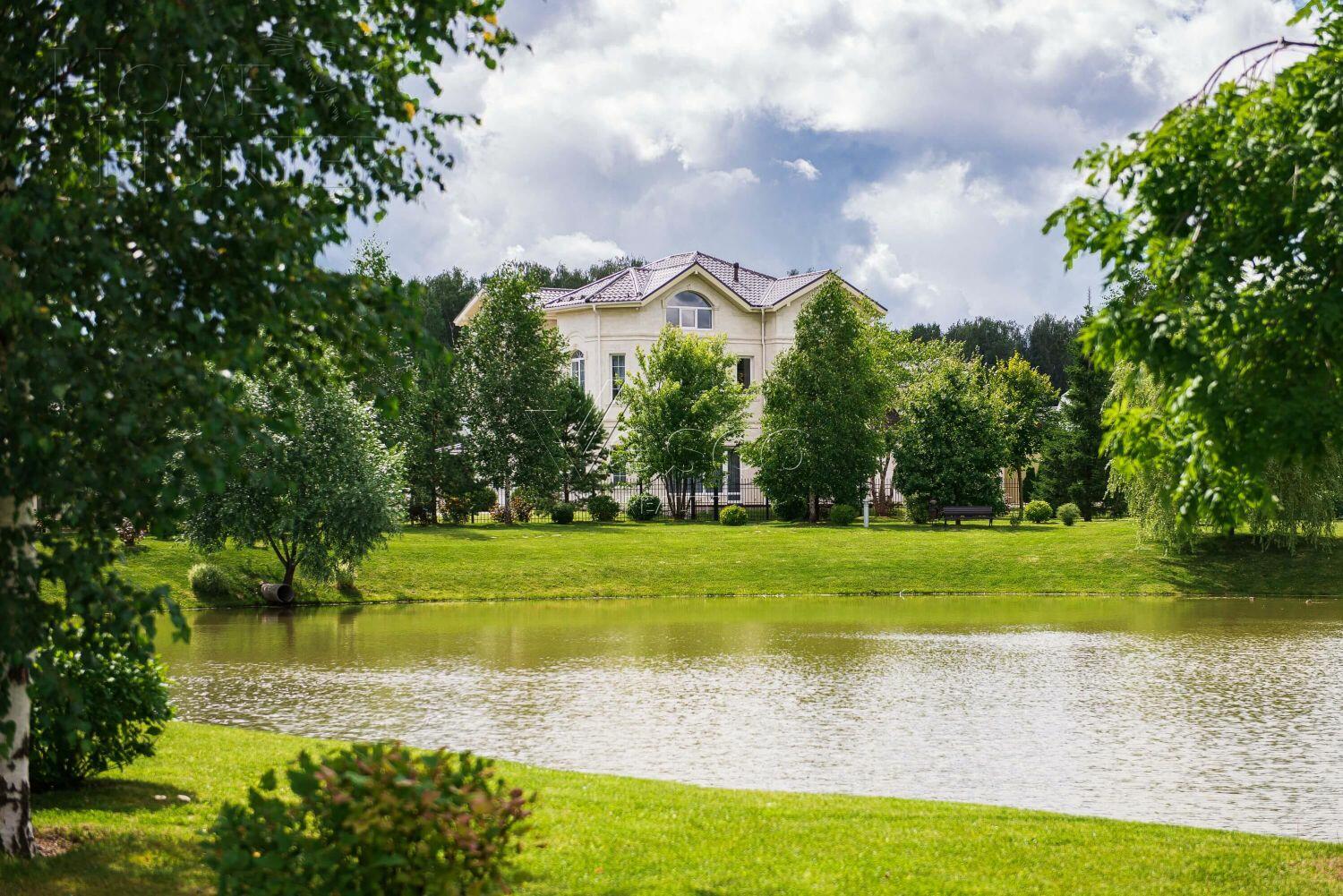 Участок 10 сот. в охраняемом поселке