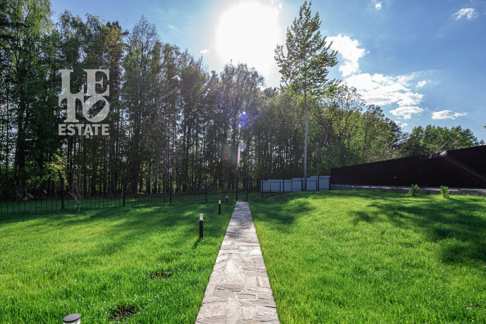 3-этажный коттедж 422 м² с отделкой