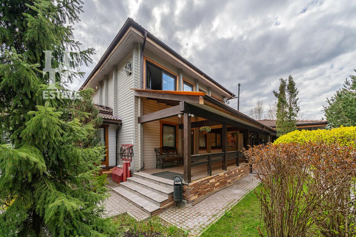 2-этажный коттедж 340 м² с отделкой