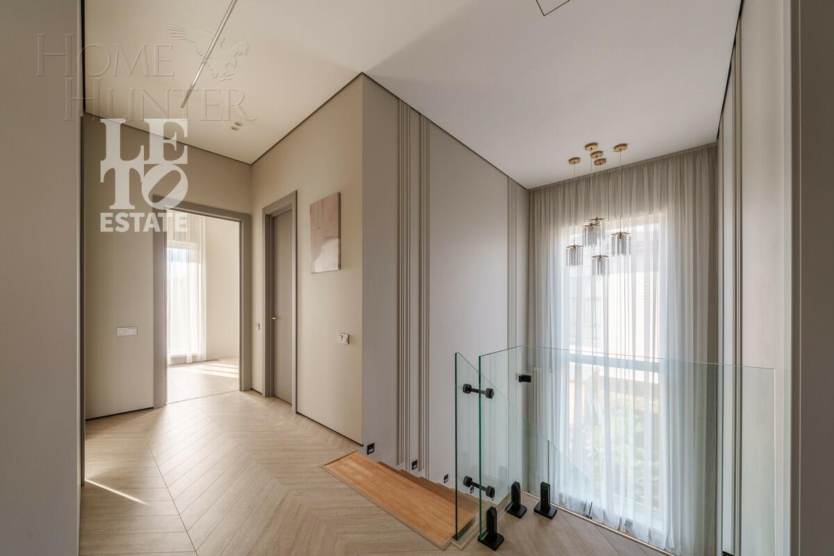 2-этажный коттедж 242.4 м² с отделкой