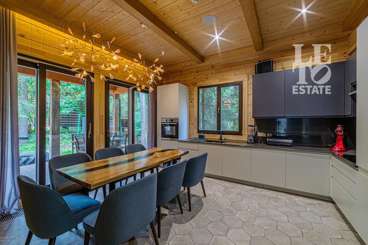 2-этажный коттедж 360 м² с отделкой