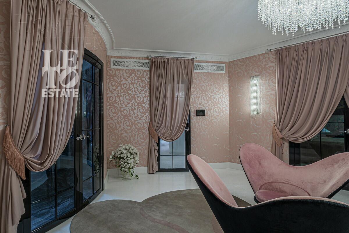 3-этажный коттедж 1 200 м² с отделкой