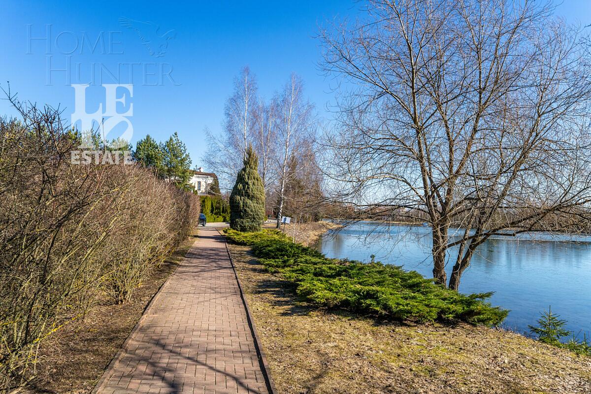 2-этажный коттедж 1 320 м² без отделки