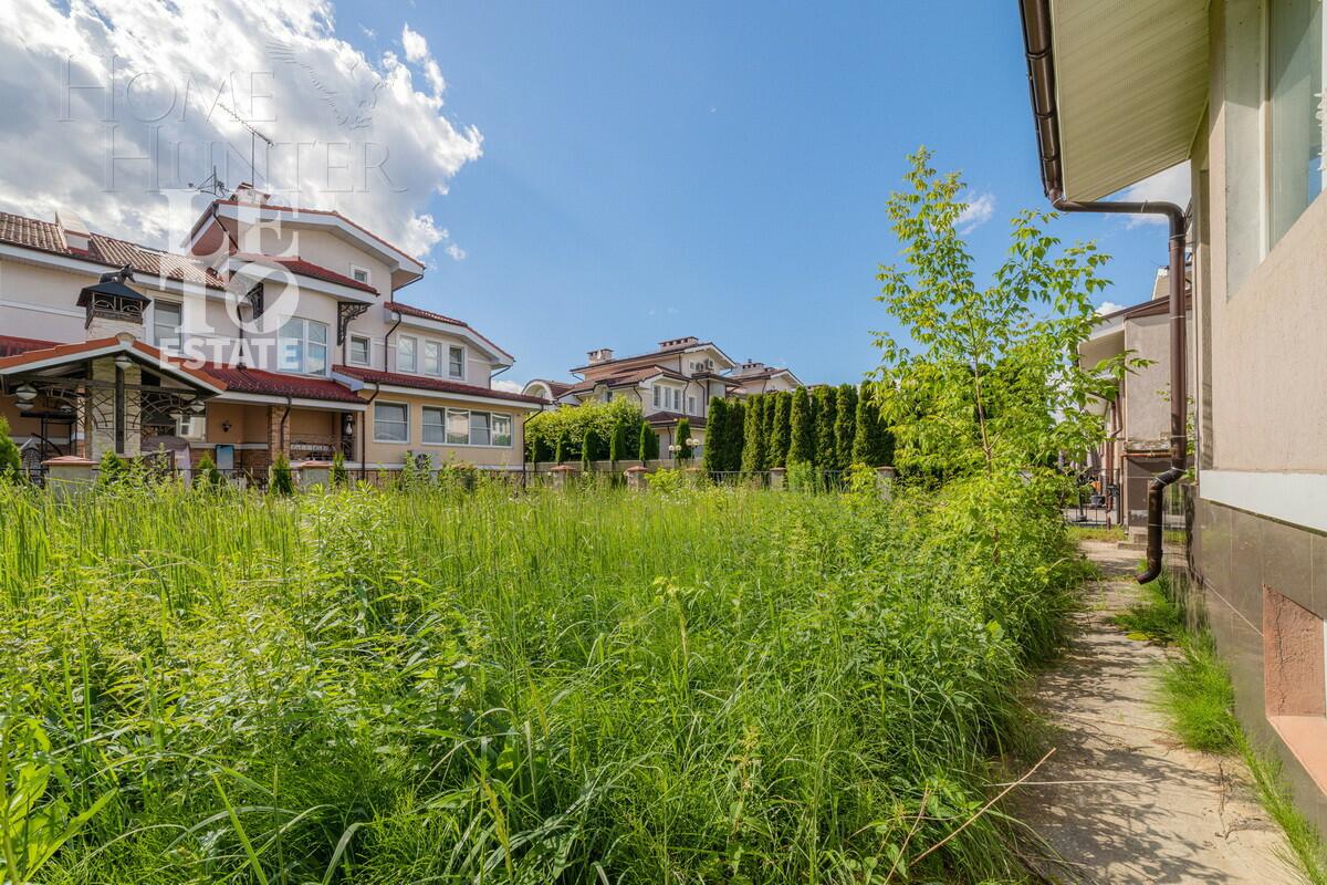 2-этажный таунхаус 330 м² без отделки