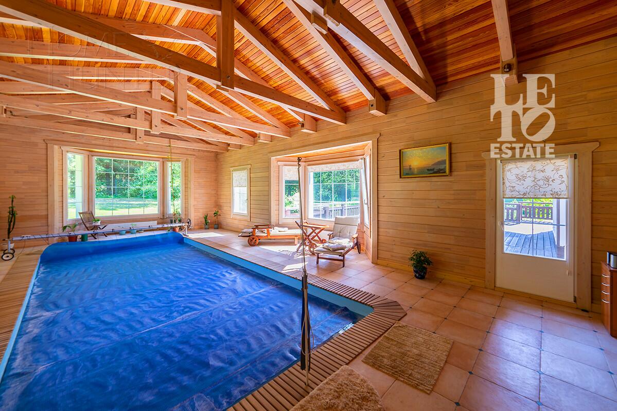 2-этажный коттедж 350 м² с отделкой