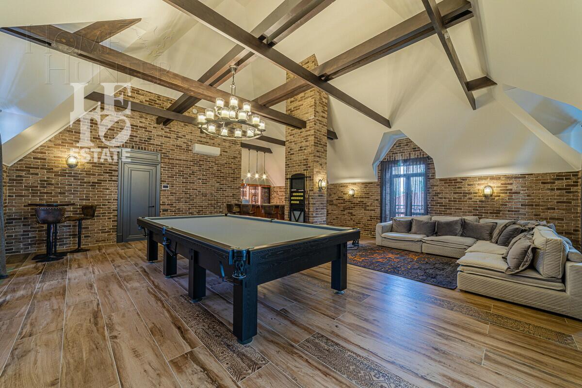 3-этажный коттедж 1 200 м² с отделкой