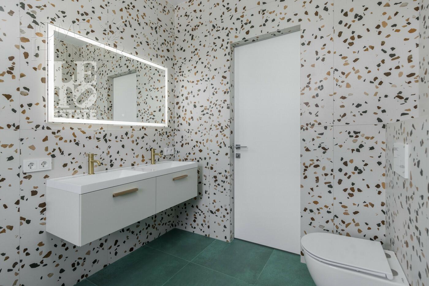 2-этажный коттедж 238.4 м² с отделкой