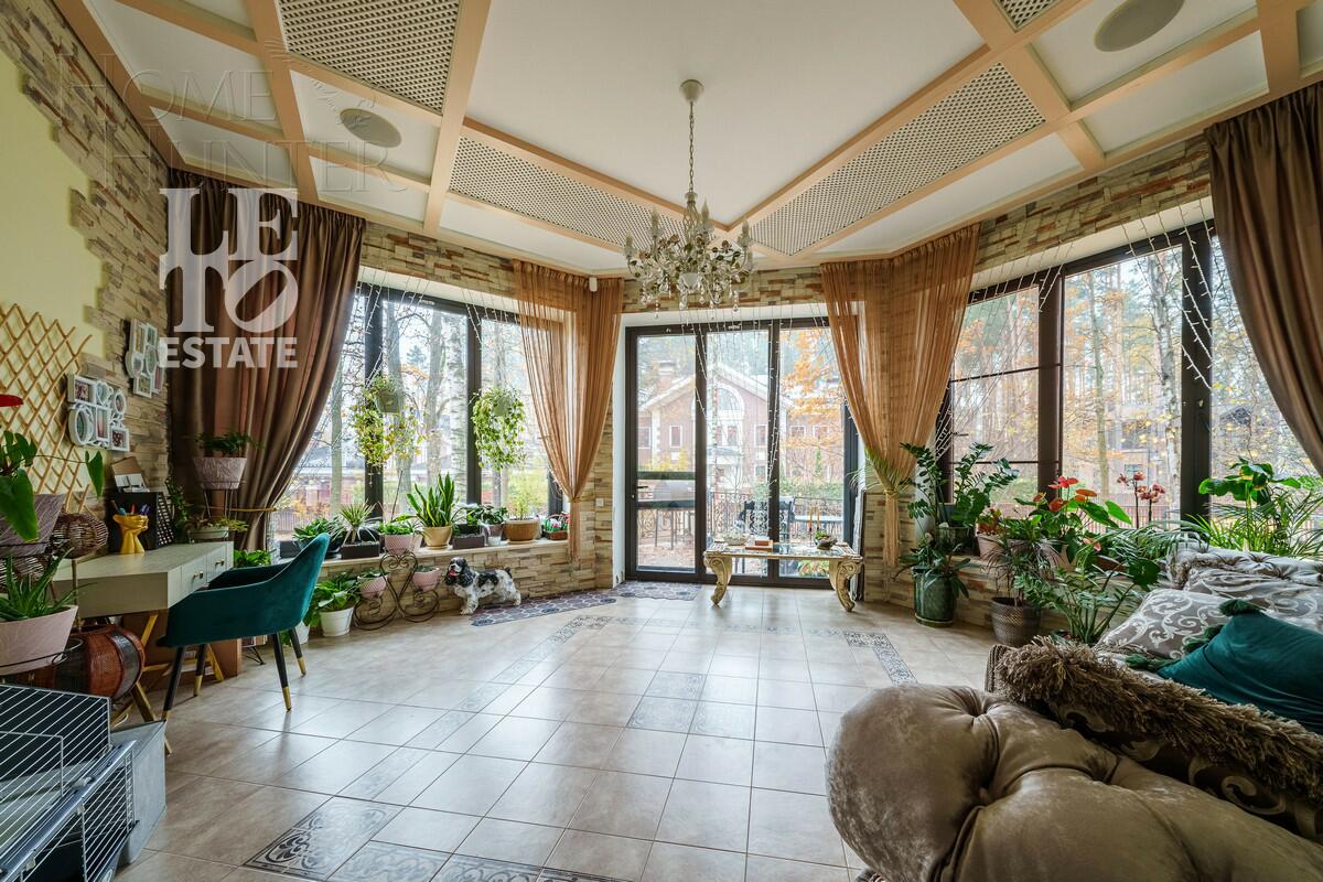 2-этажный коттедж 1 100 м² с отделкой