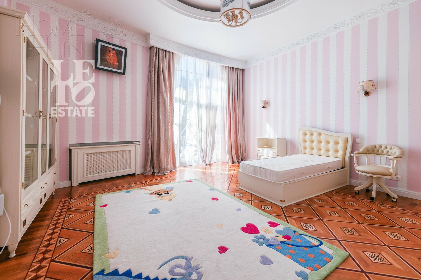 3-этажный коттедж 660 м² с отделкой