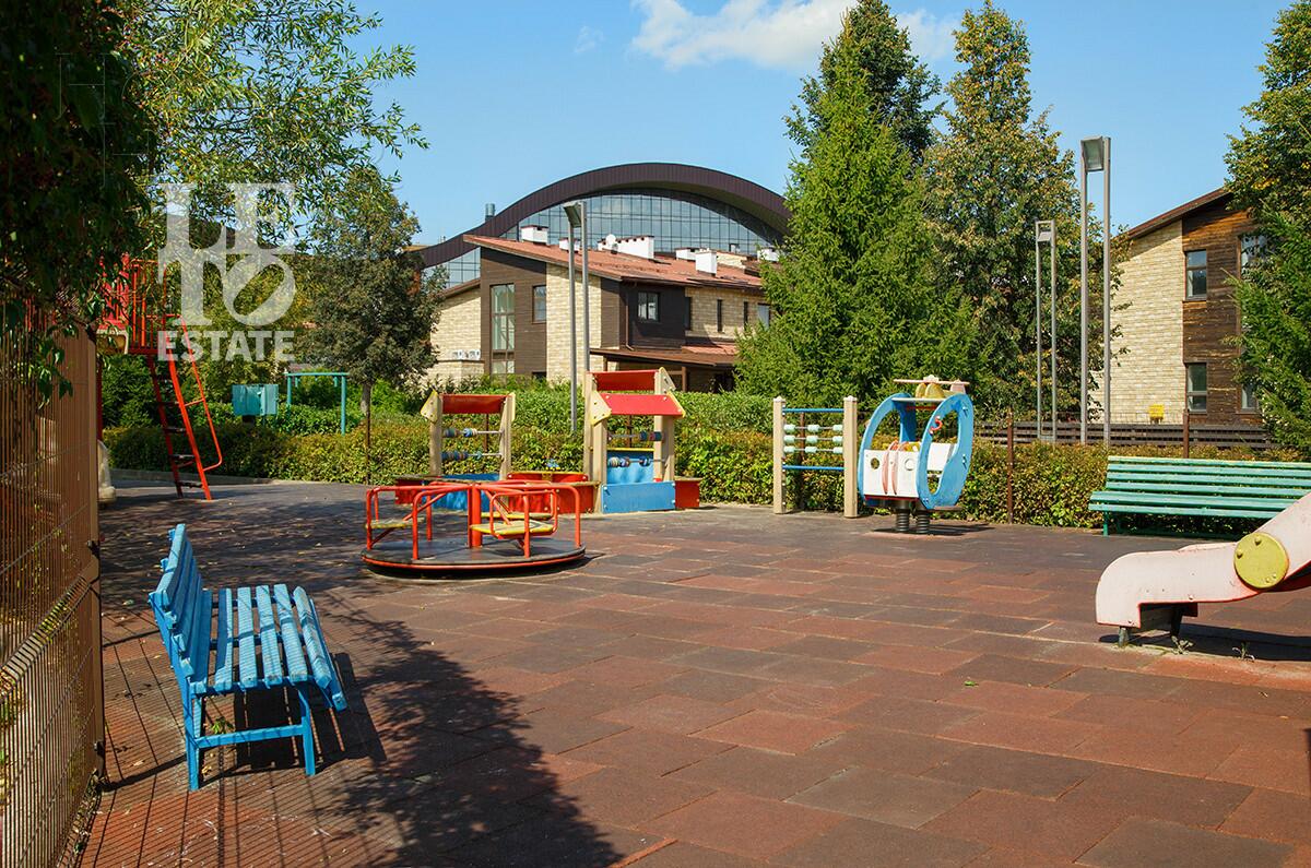 2-этажный таунхаус 270 м² без отделки