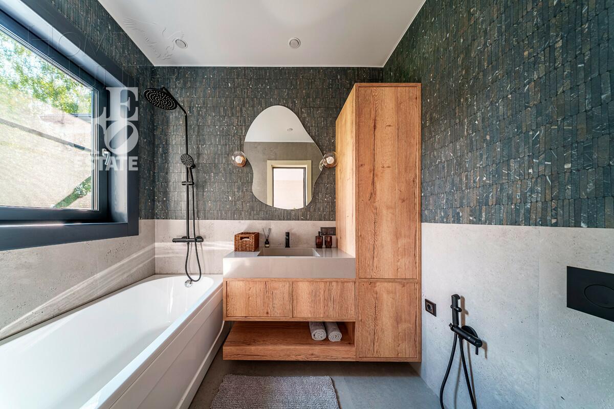 1-этажный коттедж 180 м² с отделкой