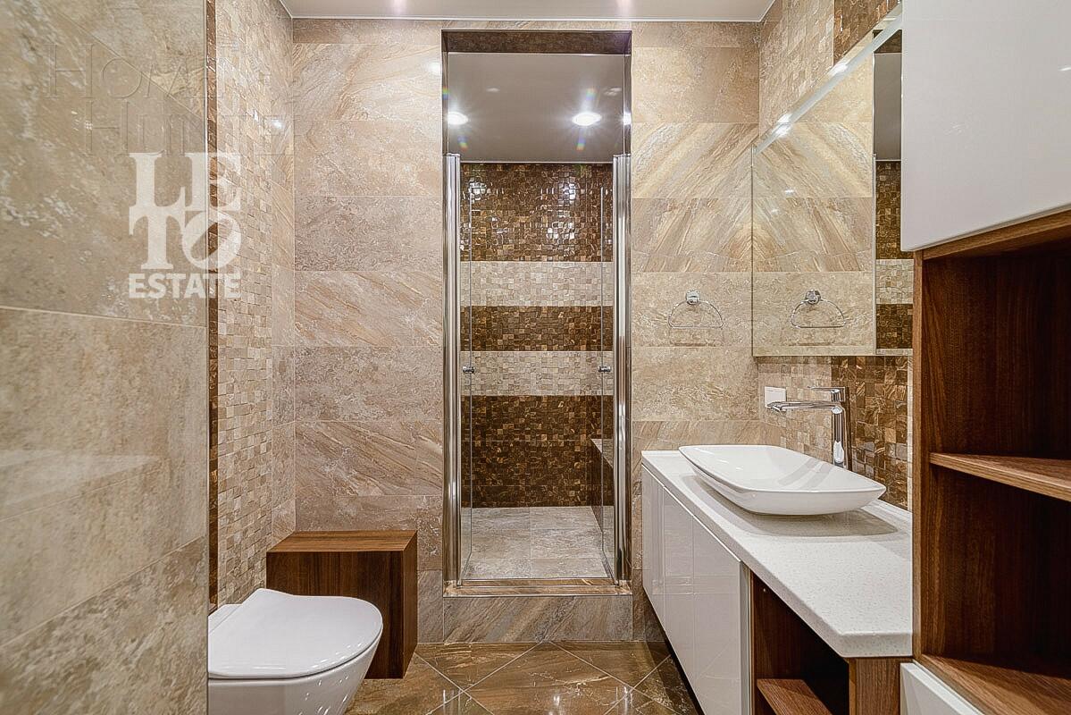 2-этажный коттедж 700 м² с отделкой